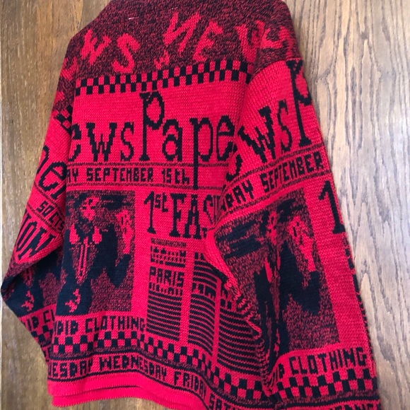 COOL & CAMPY VINTAGE 80’s RETRO NEWSPAPER SWEATER! - Picture 2 of 4